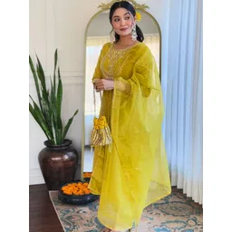 SDK FASHION Women Ethnic Motifs Embroidered Regular Thread Work Kurta with Trousers & With Dupatta-image-18