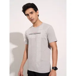 SF JEANS by Pantaloons Men Typography Slim Fit T-shirt image 5