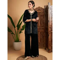 Shae by SASSAFRAS Ethnic Motifs Embroidered V-Neck Velvet Kurta With Palazzo-picture-12