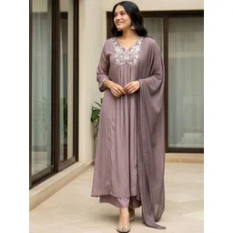 SHAHI COLLECTION Women Floral Embroidered Empire Thread Work Chanderi Silk Kurta with Trousers & With Dupatta-picture-16