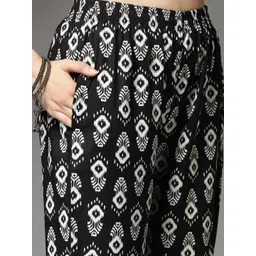 SHALIG Pure Cotton V-Neck Sleeveless Top With Trouser Co-ords image 4