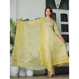 SHALIG Women Printed Kurta with Trousers & Dupatta-picture-35