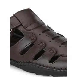 Shences Men's Brown Fisherman Sandals image 4
