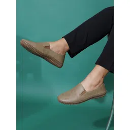 Sherrif Shoes Women Textured Mules Flats image 5