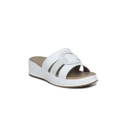 Shezone Textured Platform Sandals with Buckles-picture-17