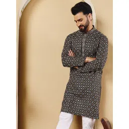 Shiv Leela Men Embroidered Sequinned Kurta-picture-37