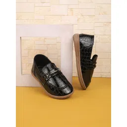 SHOESFORJUNIORS Unisex Textured Loafers with Buckles Detail-picture-25