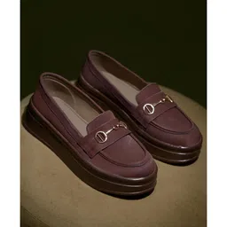 Shoetopia Chain Applique Detailed Loafers - Brown-picture-13