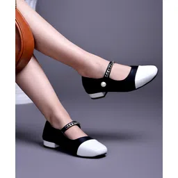 Shoetopia Colour Blocked Metal Chain Applique Detailed Mary Jane Ballerinas - Black-picture-23