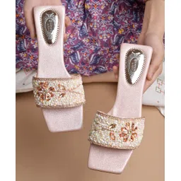 Shoetopia Floral Shaped Rhinestones Embellished Sandals - Rose Gold-picture-10