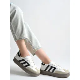 Shoetopia Girls Colourblocked Sneakers-picture-44