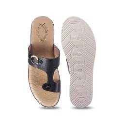 Shoetopia Kids Black Toe Ring Wedges image 3