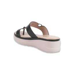 Shoetopia Kids Black Toe Ring Wedges image 5