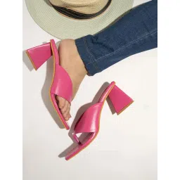 Shoetopia Kids Pink Thong Sandals image 2