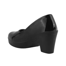 Shoetopia Solid Block Heel Sandals - Black image 3
