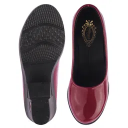 Shoetopia Solid Block Heel Sandals - Red image 5