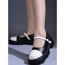 Shoetopia Women Black Solid Loafers-picture-33