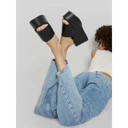 Shoetopia Women Black Solid-plain Heels image 4