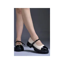 Shoetopia Women Stylish Solid Buckle Detailed Cream & Black Ballerinas-picture-13