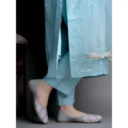 Shoetopia Women's Grey Casual Juttis-picture-38