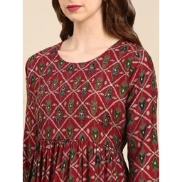 SHOWOFF Ethnic Motifs Printed Empire Beads and Stones Kurta with Trousers image 2