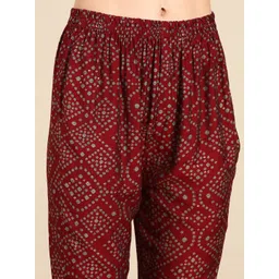 SHOWOFF Ethnic Motifs Printed Empire Beads and Stones Kurta with Trousers image 3