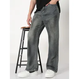 SHOWOFF Men Comfort Wide Leg Low-Rise Light Fade Acid Wash Jeans-image-32