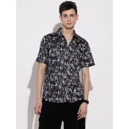 SHOWOFF Men Printed Casual Shirt image 5