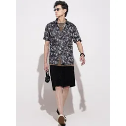 SHOWOFF Men Printed Casual Shirt image 4