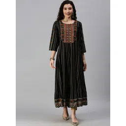 SHOWOFF Women Black Yoke Design Striped Kurta-picture-36