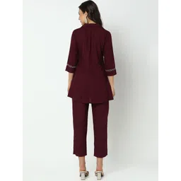 SHOWOFF Women Embroidered Regular Thread Work Kurti with Trousers image 2