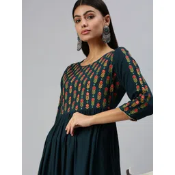 SHOWOFF Women Green Ethnic Motifs Embroidered Thread Work Anarkali Kurta-picture-14