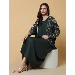 SHOWOFFFF Green A Line Kurta With Shrug-picture-18