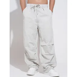 SHOWOFFFF Men Loose Fit Low-Rise Pleated Cotton Parachute Trousers-picture-39