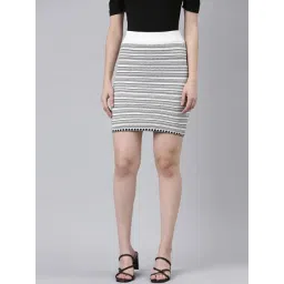 SHOWOFFFF Off White & Black Printed Skirt-picture-24