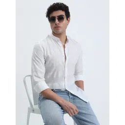 SHOWOFFFF White Cotton Slim Fit Striped Shirt-picture-27