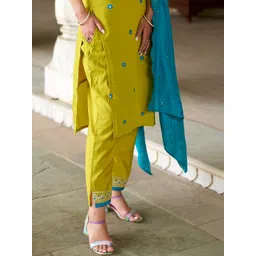 SHREE KHODAL FASHION Women Ethnic Motifs Embroidered Regular Thread Work Chanderi Silk Kurta with Trousers & image 3