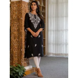 Skylee Pop Women Embroidered Chikankari Kurta image 5