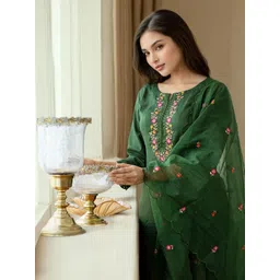 Skylee Pop Women Ethnic Motif Embroidered Thread Work Kurta With Trousers & Dupatta-picture-34