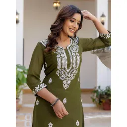 Skylee Pop Women Ethnic Motifs Embroidered Chikankari Georgette Kurta-picture-17