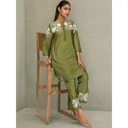 Skylee Pop Women Floral Embroidered Regular Thread Work Kurta with Trousers-picture-27