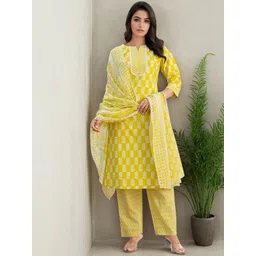 Skylee Pop Women Floral Printed Kurta with Trousers & Dupatta-picture-12