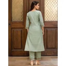 Skylee Pop Women Floral Printed Kurta with Trousers & Dupatta image 2