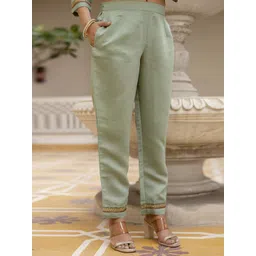 Skylee Pop Women Floral Printed Kurta with Trousers & Dupatta image 5