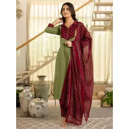 SKYLEE Floral Yoke Design Shirt Collar Kurta With Trousers & Dupatta-picture-29