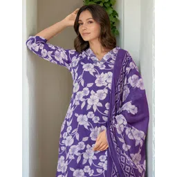 SKYLEE Women Floral Printed Regular Kurta with Trousers & Dupatta-picture-32