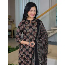 SKYLEE Women Printed Regular Kurta with Trousers & With Dupatta-picture-18