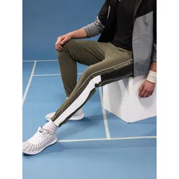 Slazenger Men Brand Logo Printed Sports Joggers-picture-34