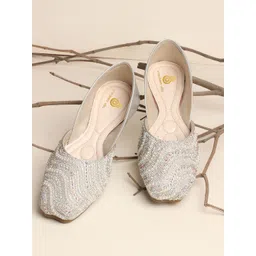 sneakers villa Women Embellished Ethnic Mojaris Flats-picture-40