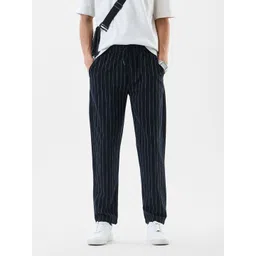 Snitch Black Mid-Rise Straight Fit Trouser-picture-15